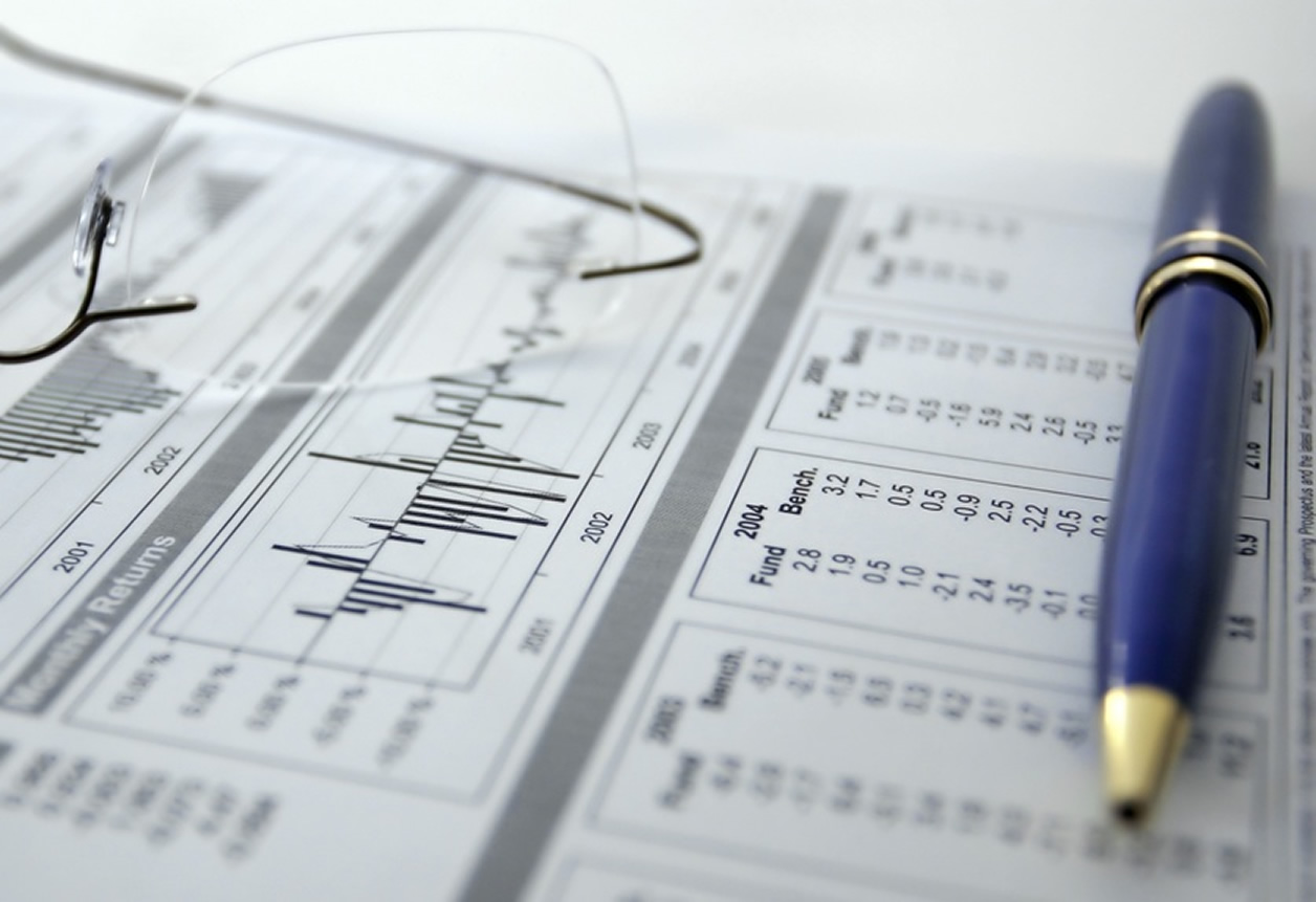 La Bourse de Paris lestée par des avertissements sur résultats (-0,65%) La Bourse de Paris lestée par des avertissements sur résultats (-0,65%)